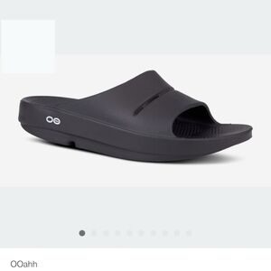 OOFOS OOahh Slide Sandal in Black